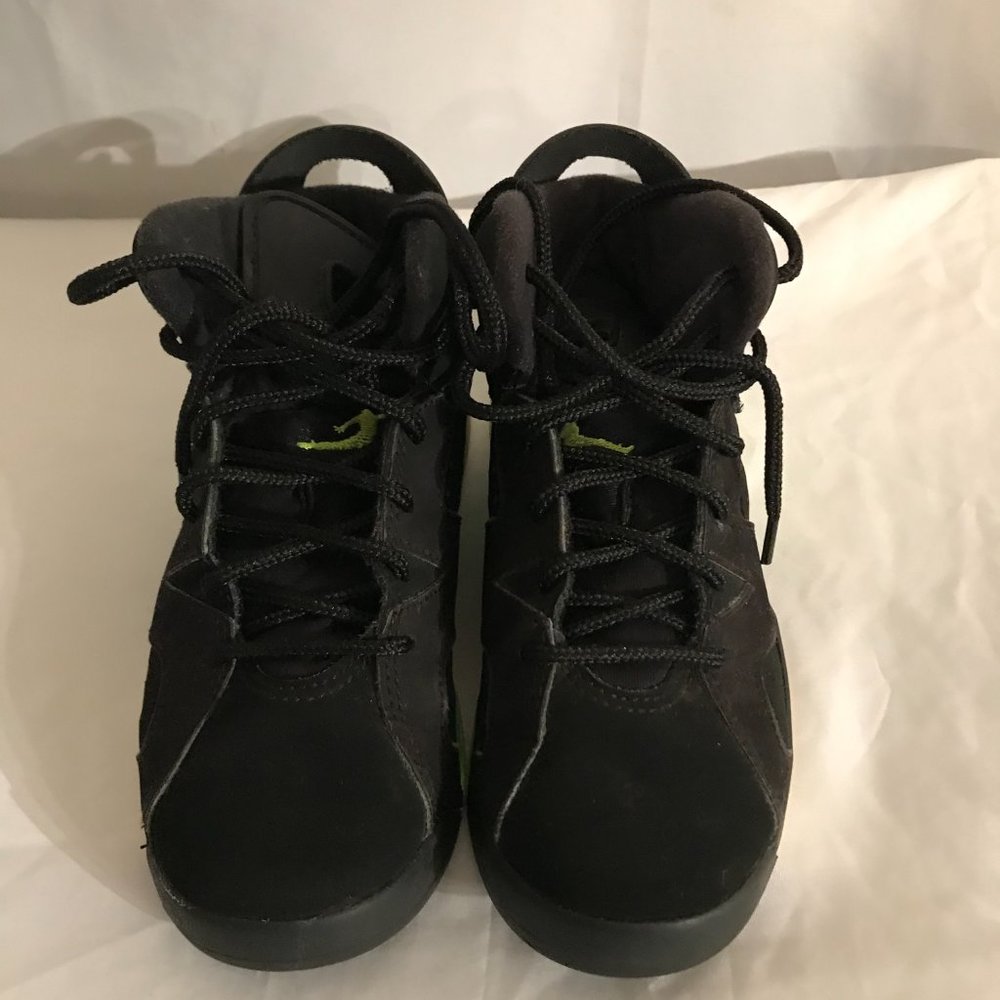 Jordan Youth Size 12C Athletic Sport Sneakers - Picture 4 of 7